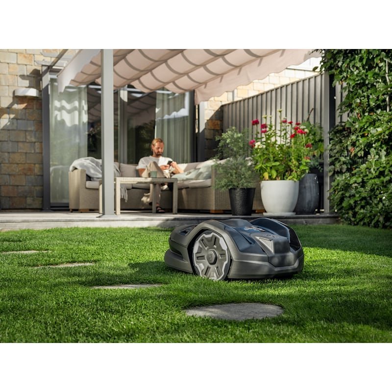Husqvarna Automower® 305E NERA Mähroboter